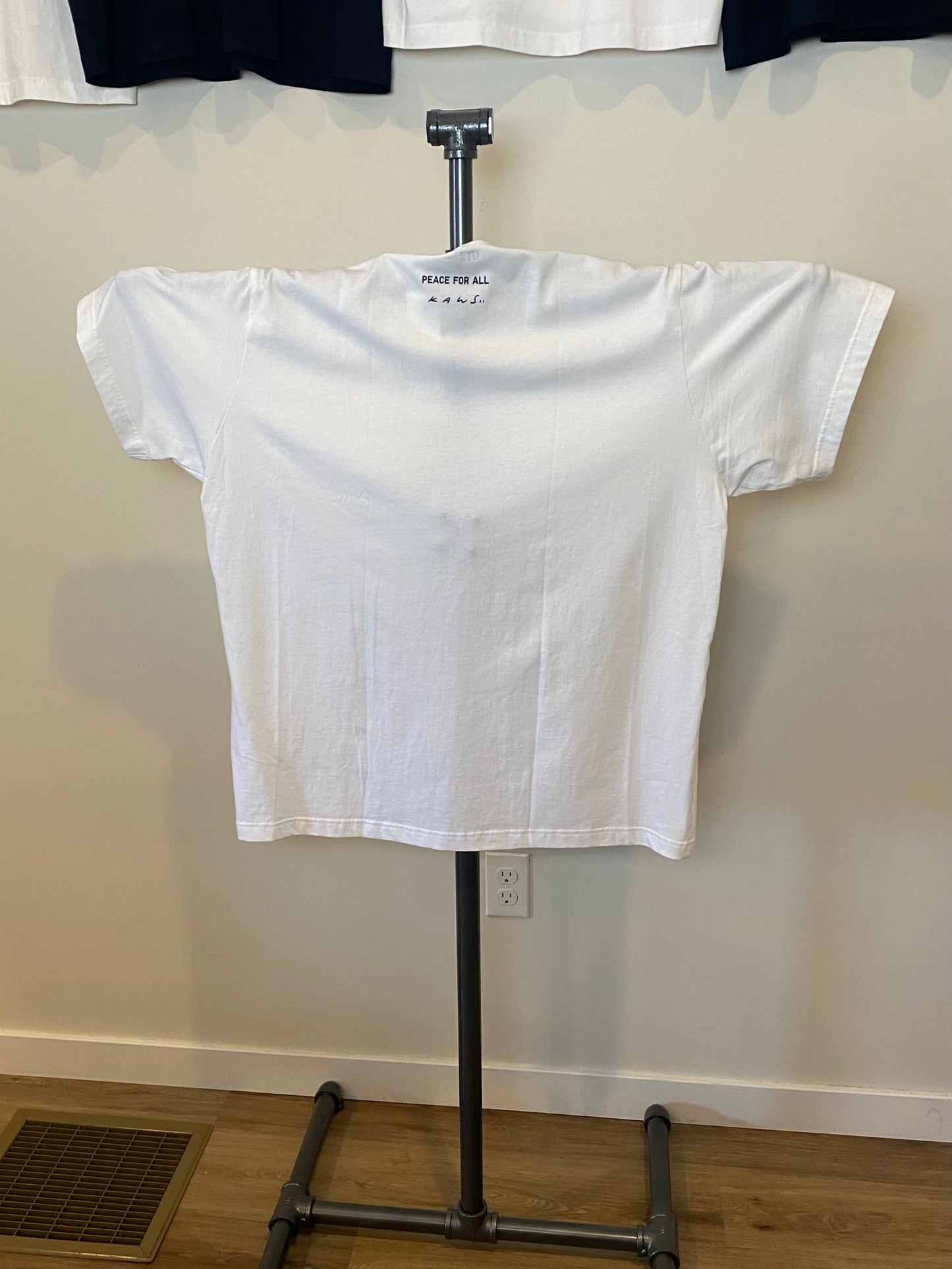 KAWS Peace For All Uniqlo Graphic T Size XXL