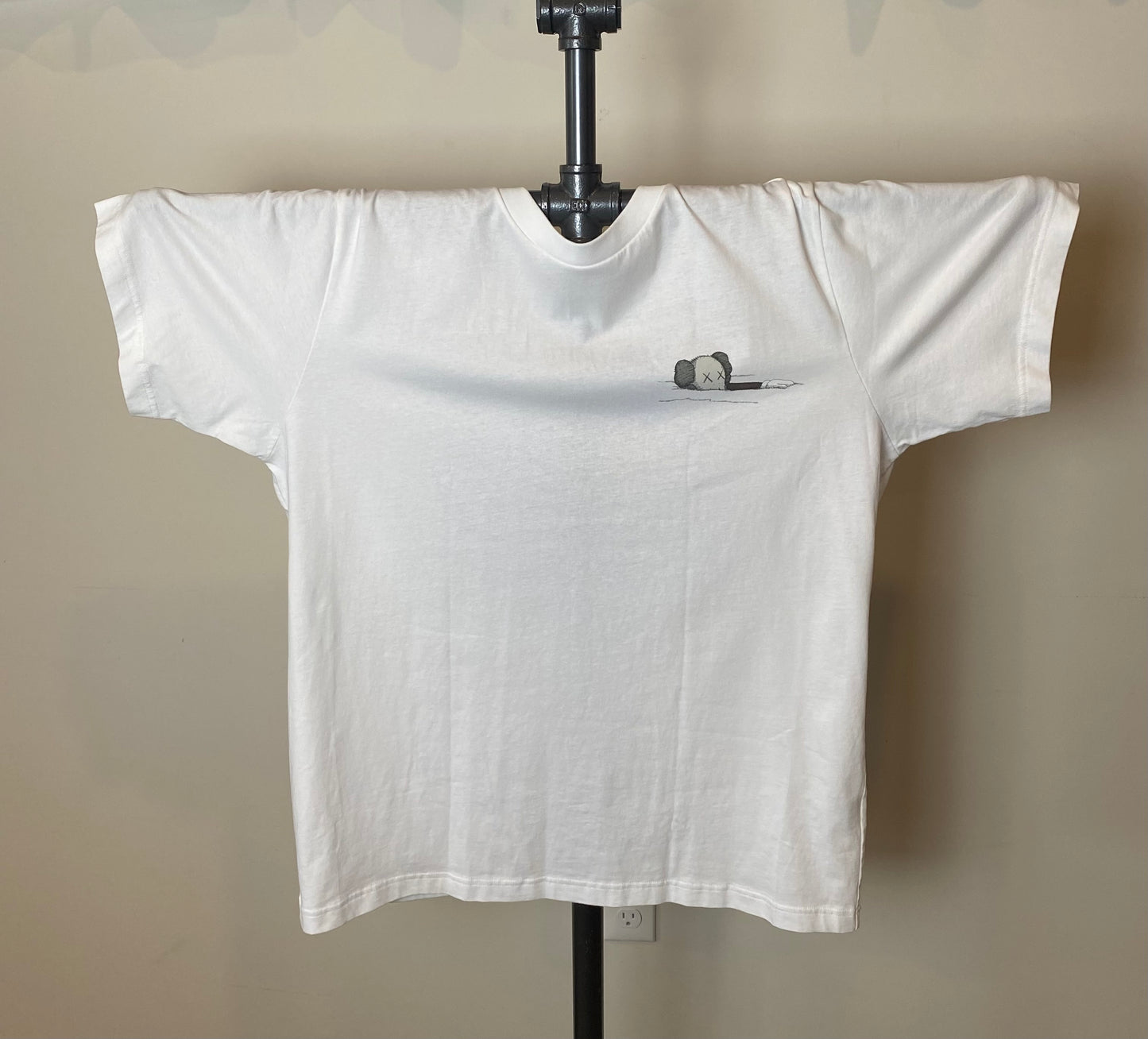 KAWS Uniqlo Graphic T Size XL