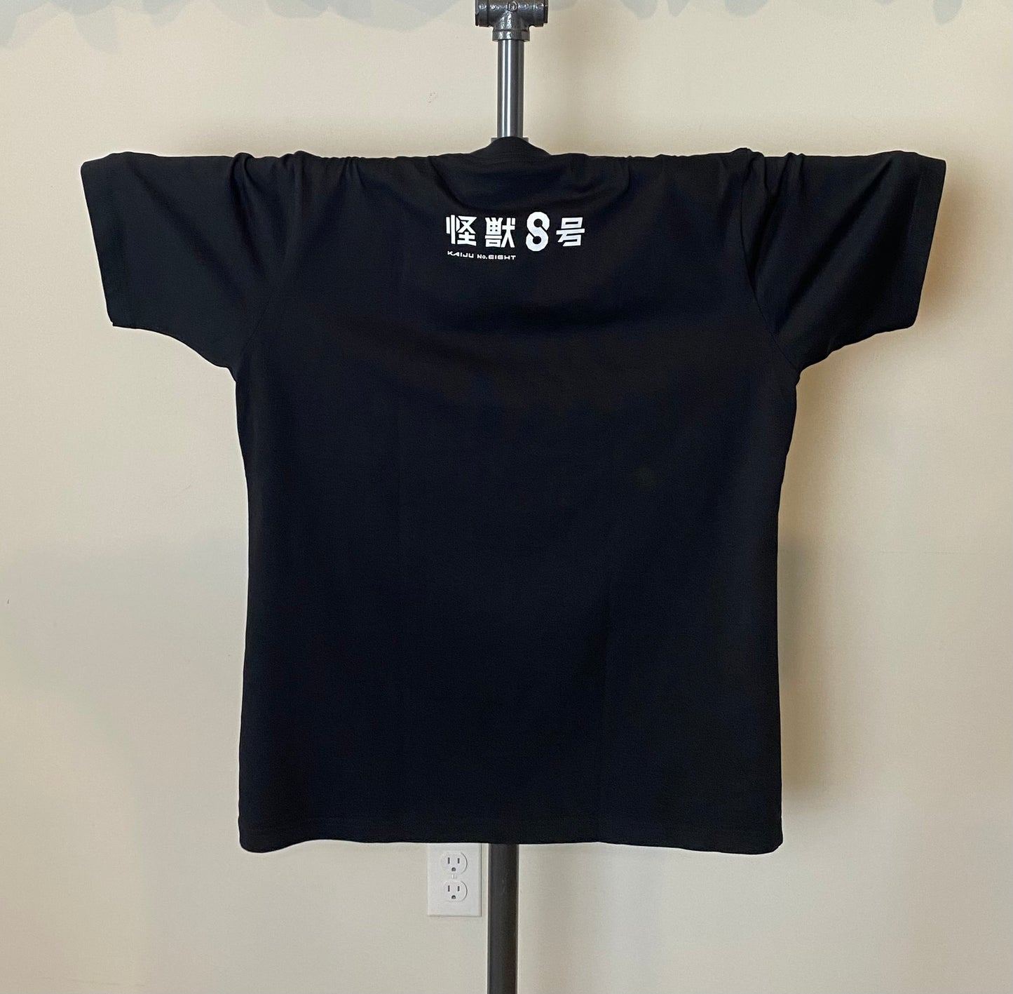 Kaiju No.8 Uniqlo Graphic T Size L