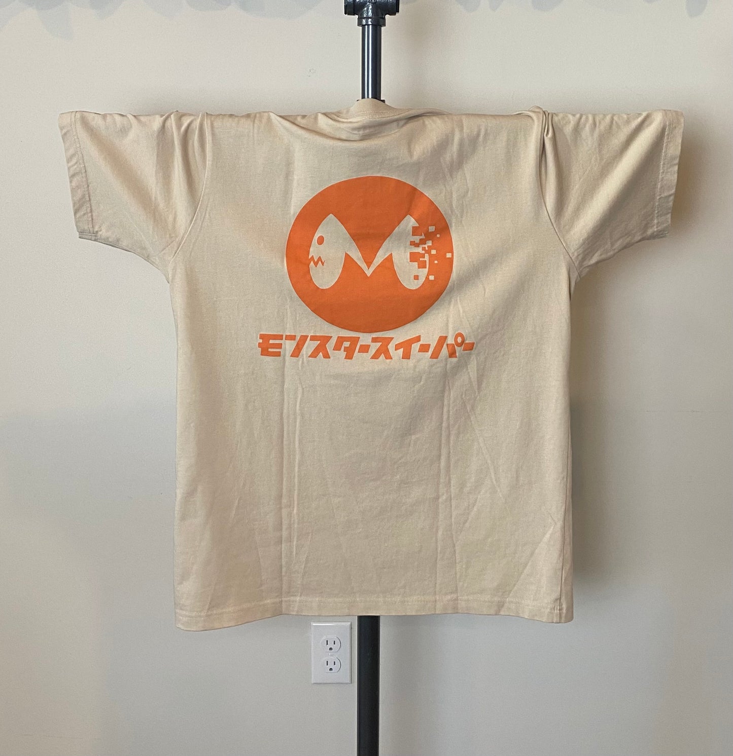 Kaiju No. 8 Uniqlo Graphic T Size L