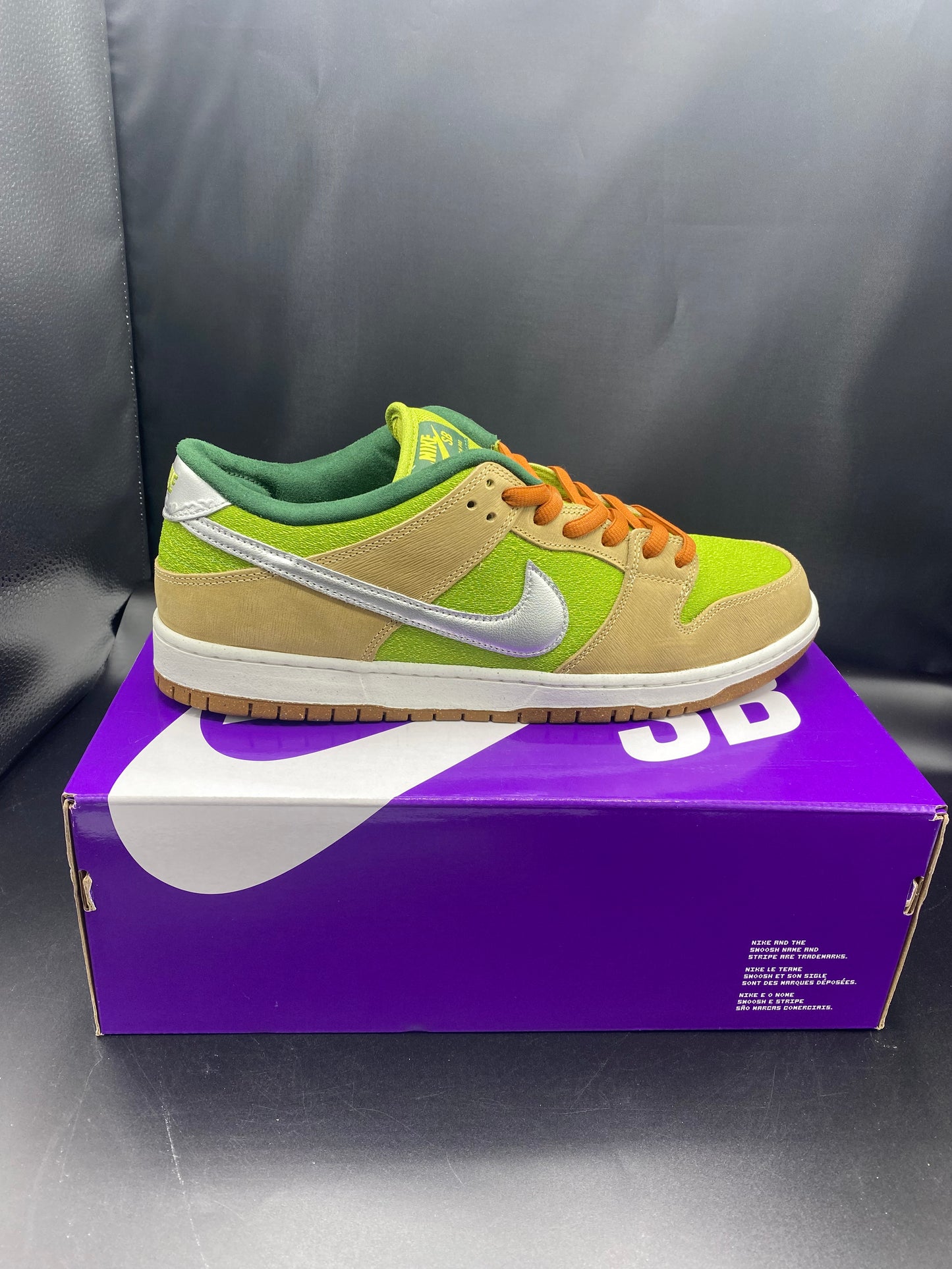 NIKE SB DUNK LOW PRO WC SESAME/METALLIC SILVER-PEAR SIZE M 14 W 15.5