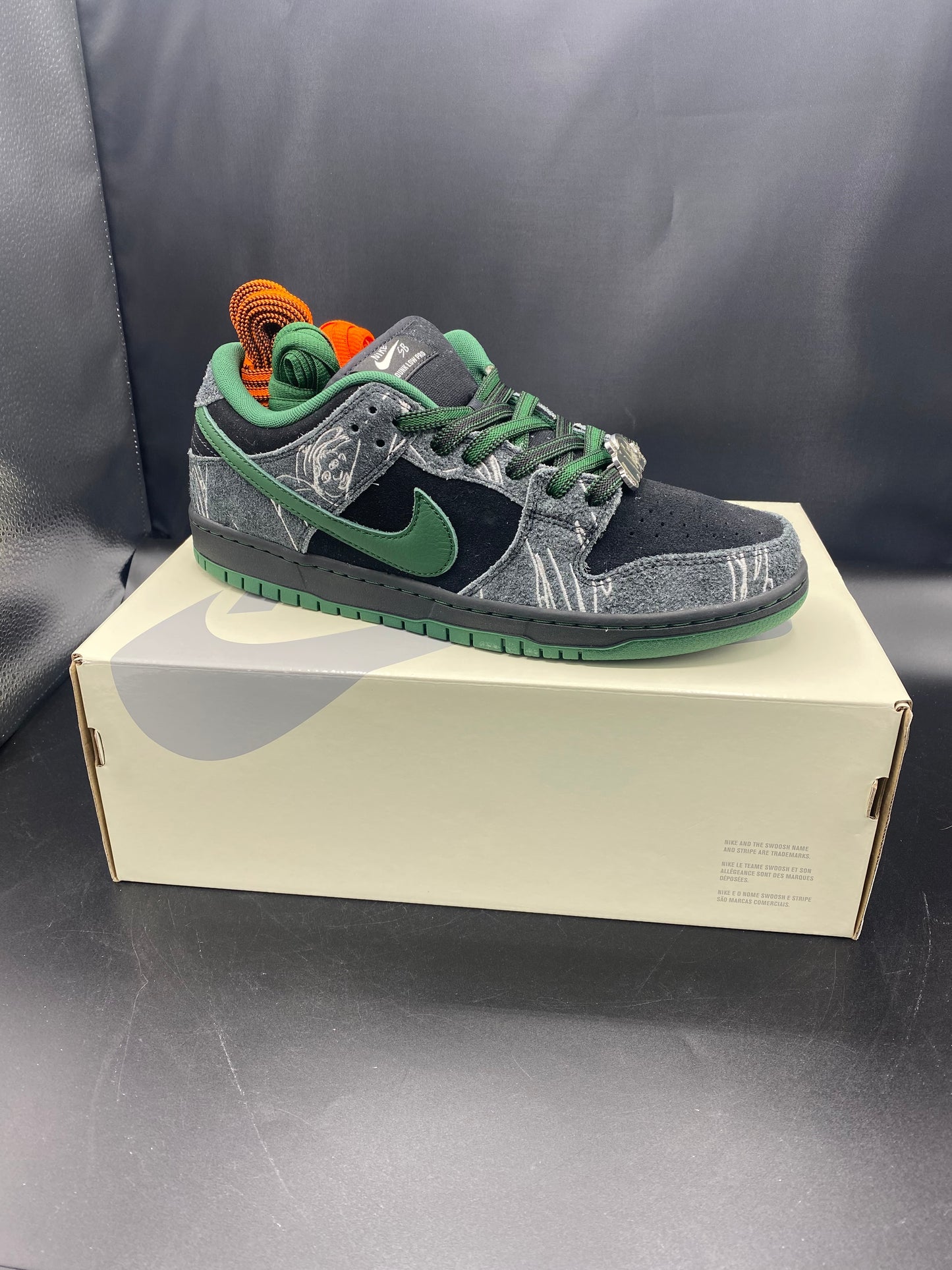 NIKE SB DUNK LOW QS BLACK/GEORGE GREEN-SUMMIT WHITE SIZE M 10 W 11.5
