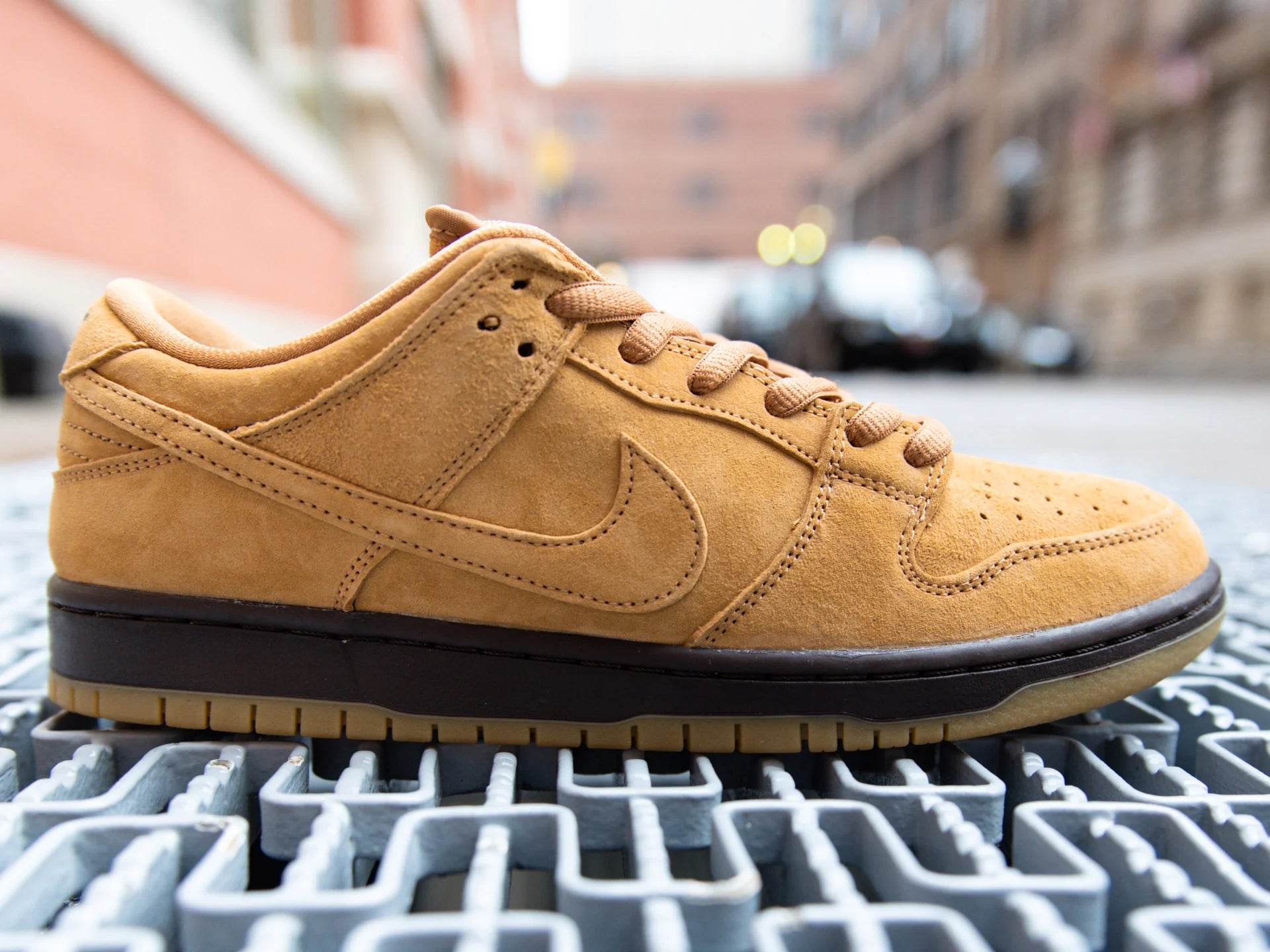 Nike SB Dunk Low Wheat WHEAT WHEAT BAROQUE BROWN GUM Size M 8.5 W10