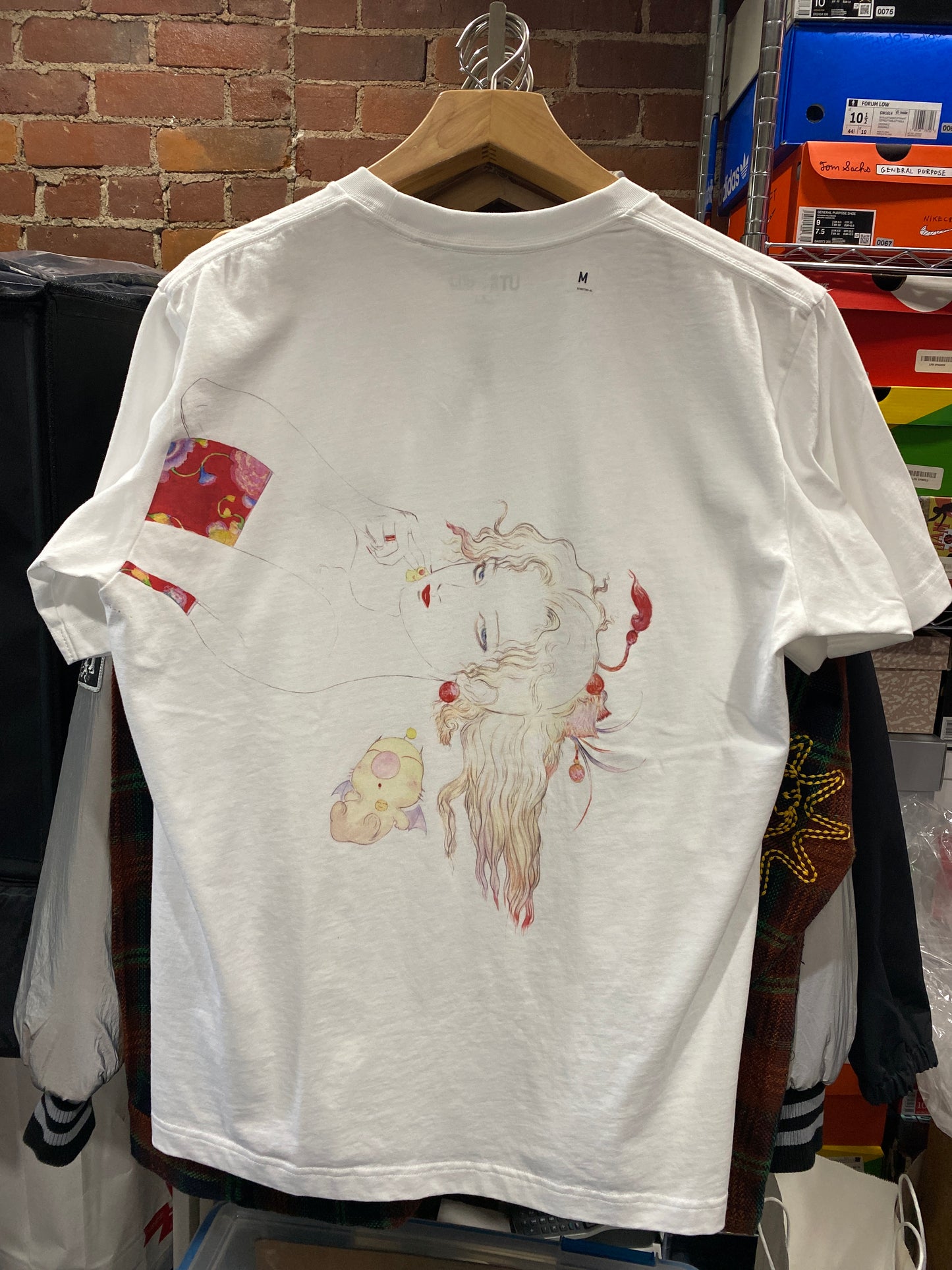Uniqlo Final Fantasy Yoshitaka Amano Graphic T Size S