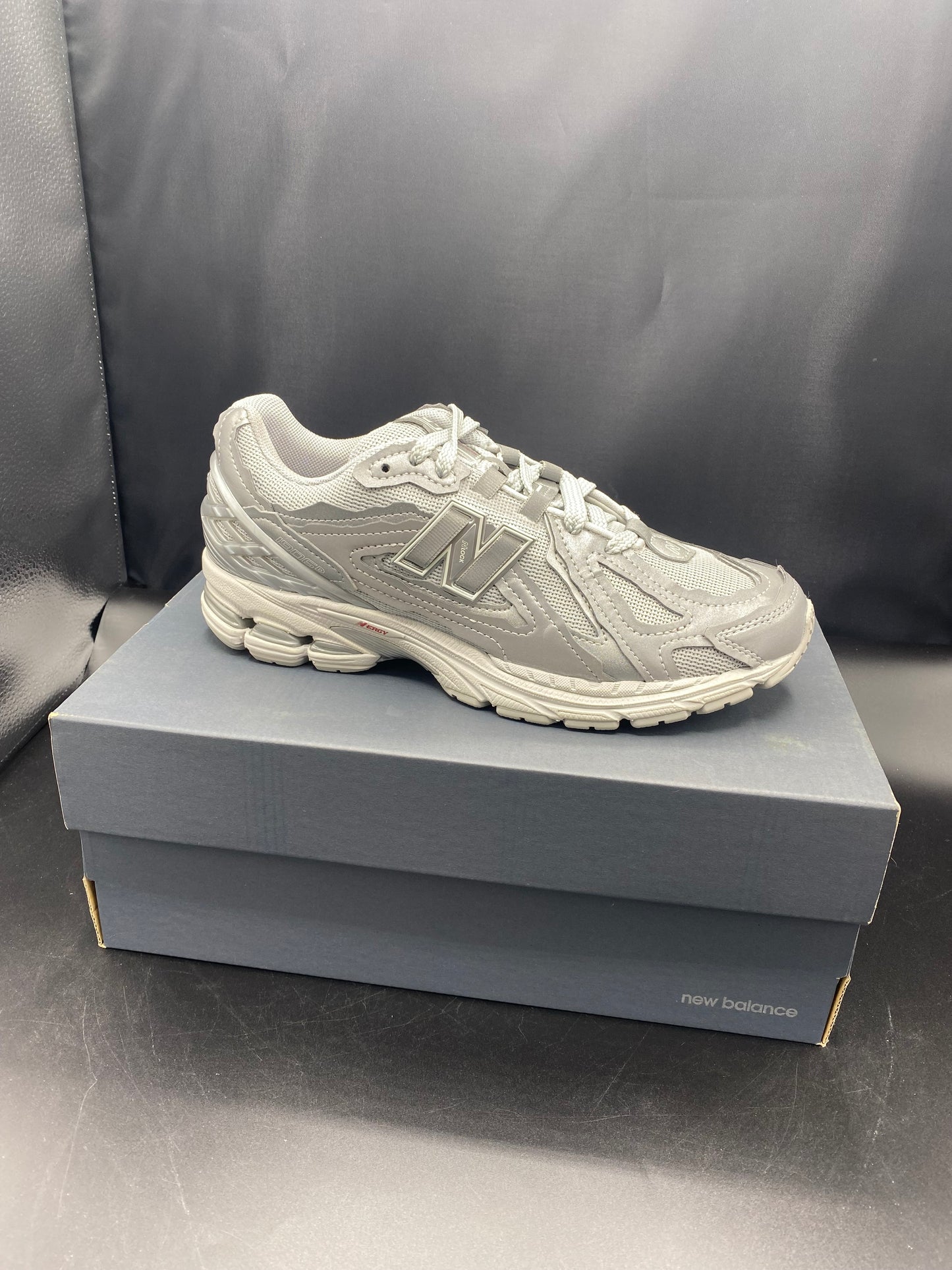 NEW BALANCE 1906D GREY/WHITE SIZE M 8 W 9.5