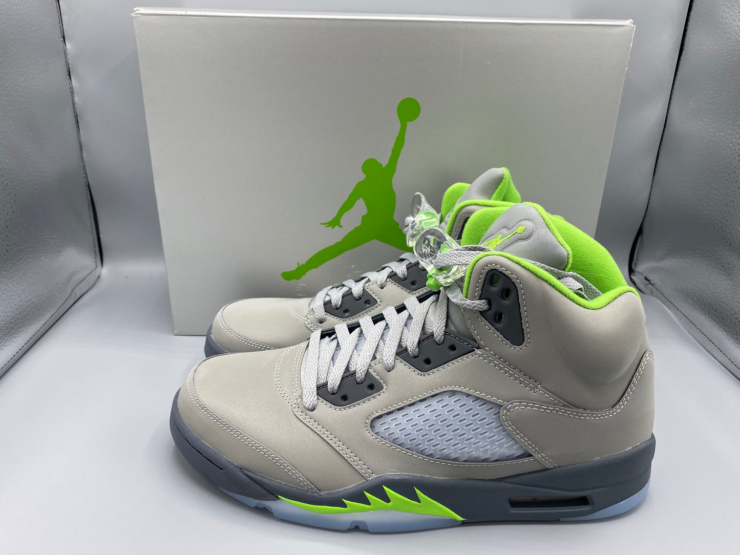 Air Jordan 5 Retro "Green Bean" Size M 10.5 W 12