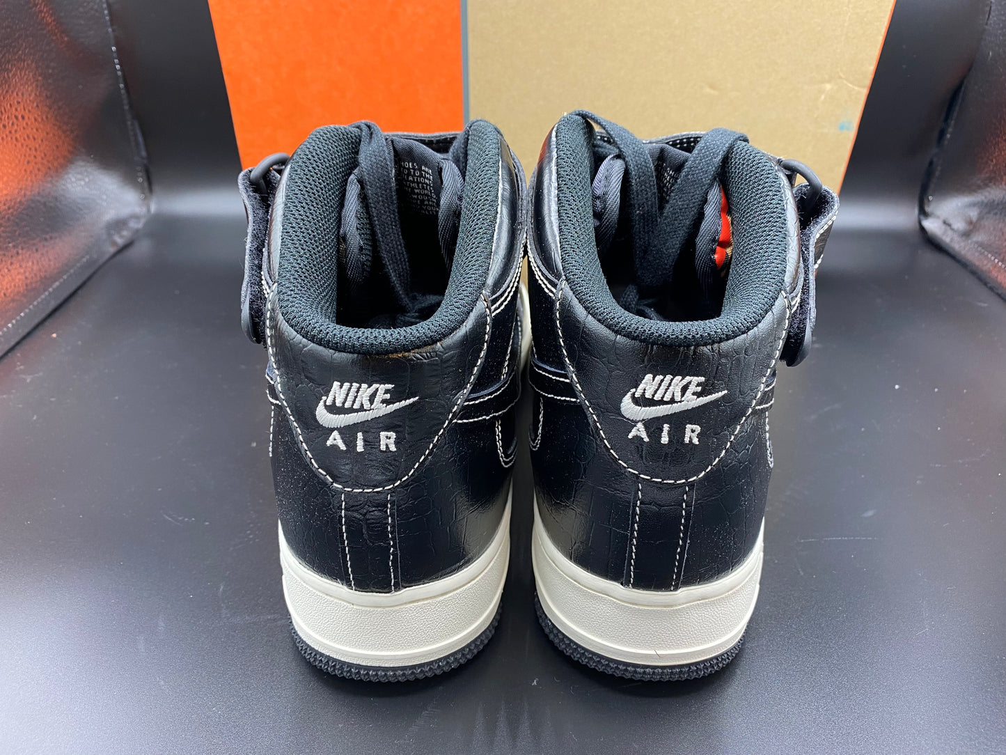 Air Force 1 Mid '07 LV8 "Our Force 1" Size M 10.5 W 12