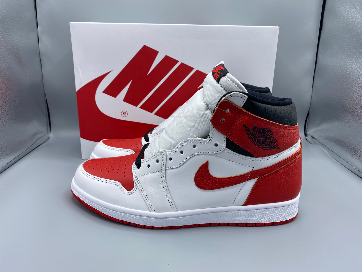 Air Jordan 1 Retro High OG "Heritage" Size M 10.5 W 12