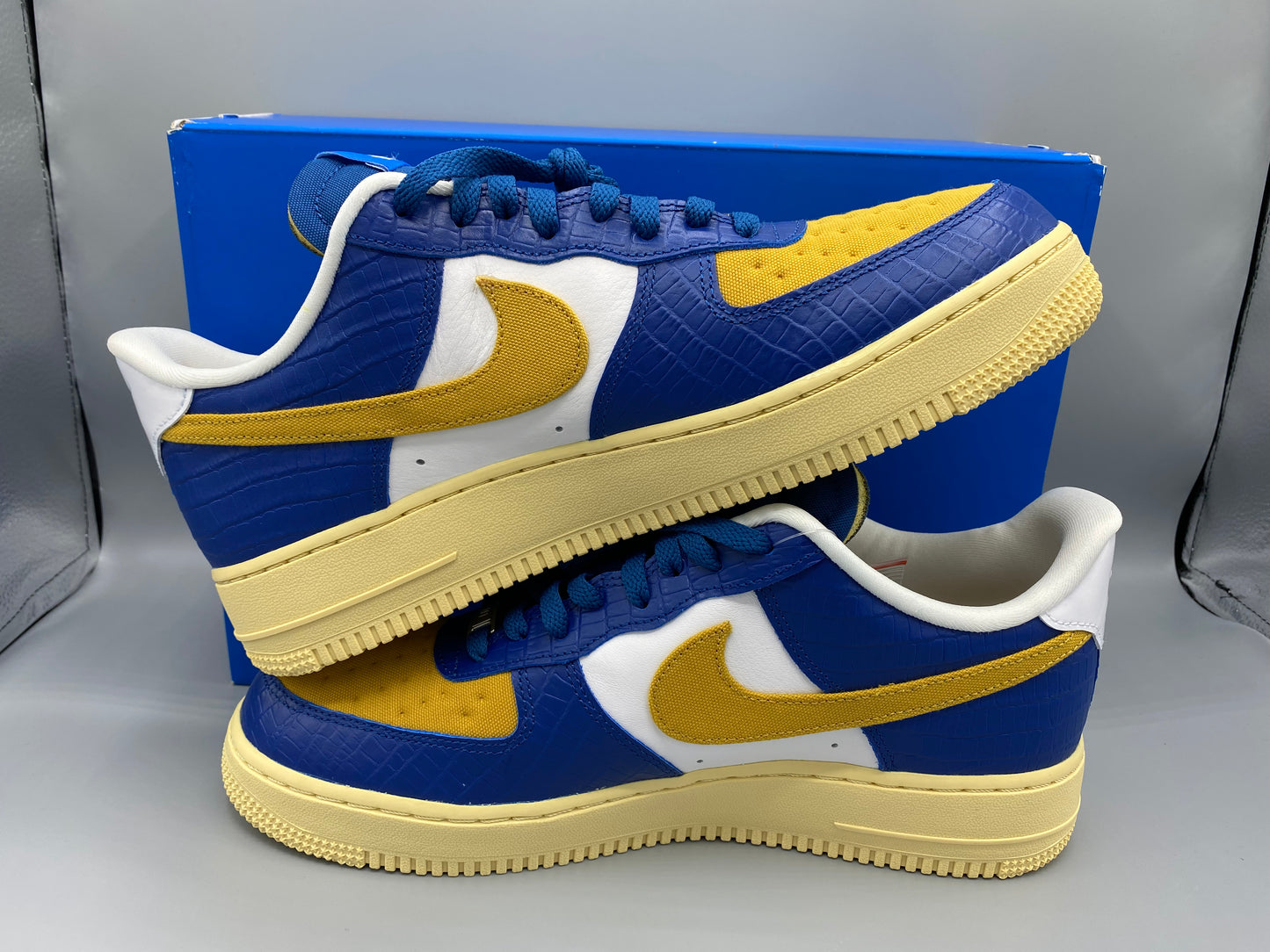 Nike Air Force 1 Low SP "Undefeated Dunk VS AF1" Size M 10.5 W12