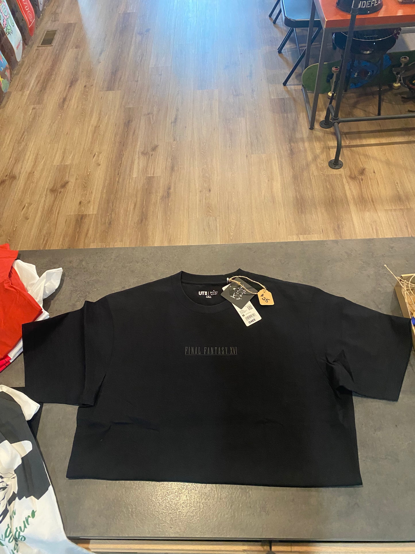 Final Fantasy Kenshi Yonezu UT Graphic T-Shirt Size M