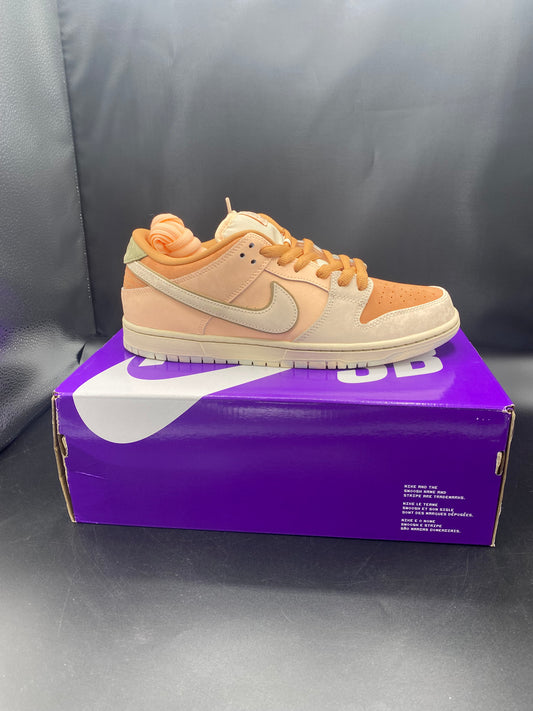 NIKE SB DUNK LOW PRM AMBER BROWN/GUAVA ICE SIZE M 7.5 W9