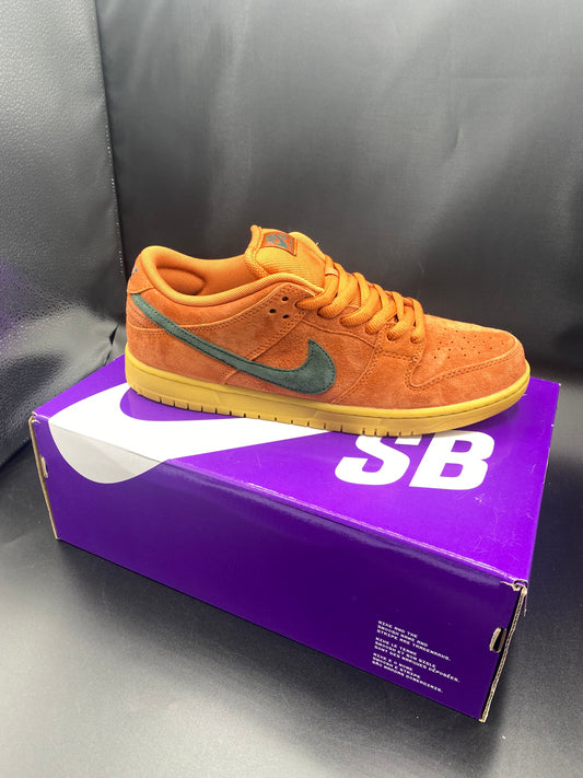 NIKE SB DUNK LOW PRO BURNT SUNRISE/VINTAGE GREEN SIZE M 10.5 W 12