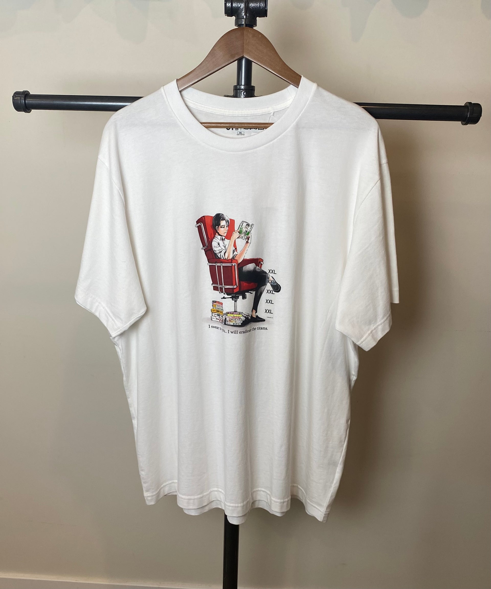 Uniqlo Attack On Titan Graphic T Character Size XXL