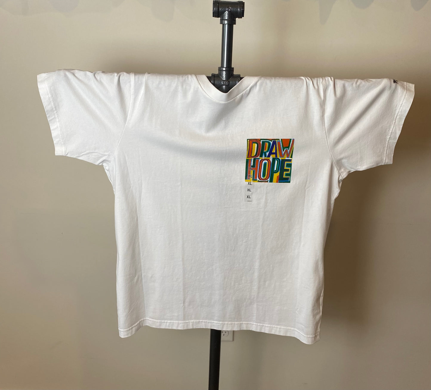 Uniqlo Play Curated by Tate Graphic T Size XL