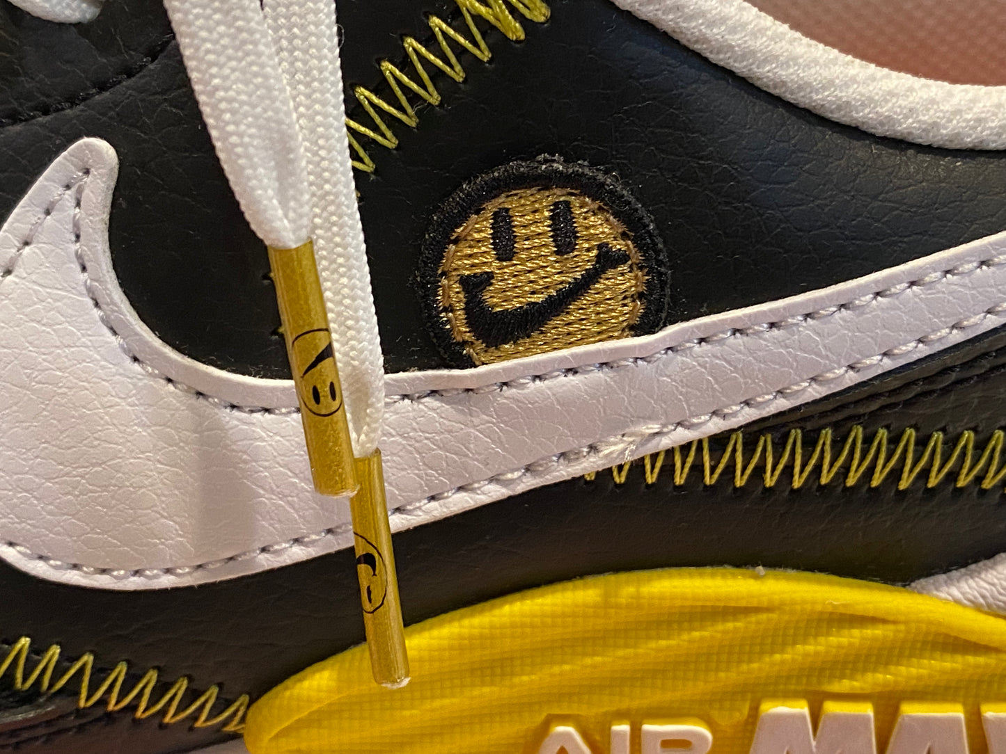 Nike Air Max Excee  "Go the Extra Smile" Size M 10.5 W 12