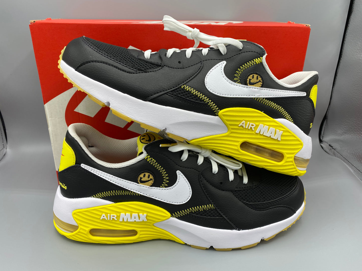 Nike Air Max Excee  "Go the Extra Smile" Size M 10.5 W 12