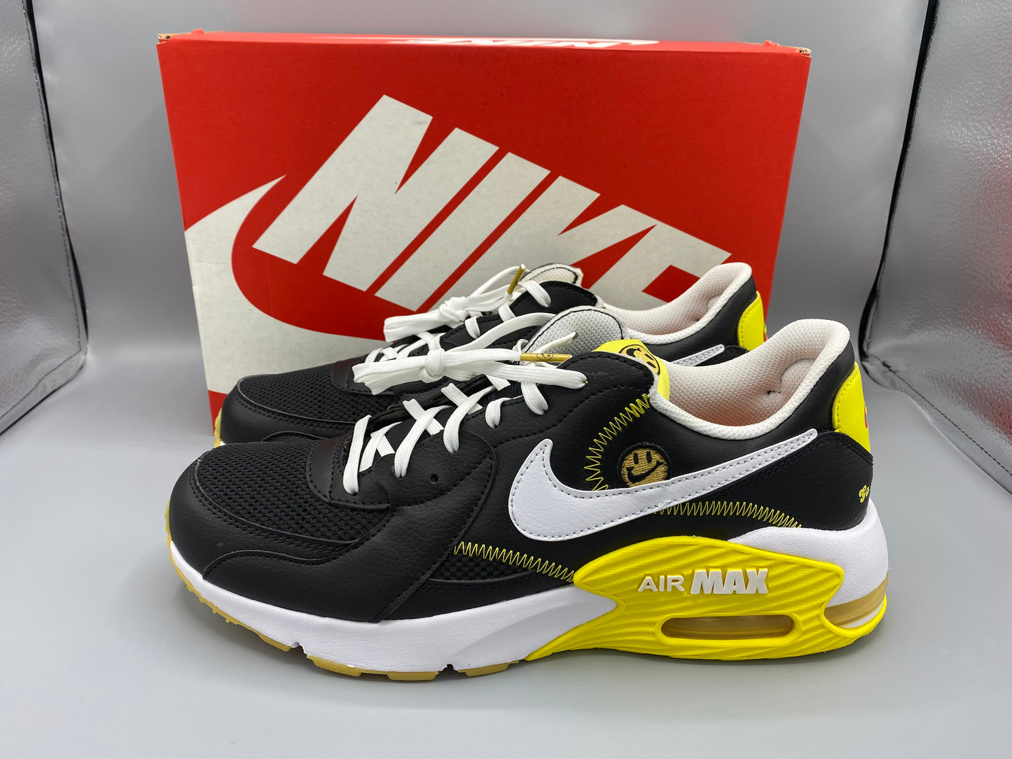 Nike Air Max Excee  "Go the Extra Smile" Size M 10.5 W 12