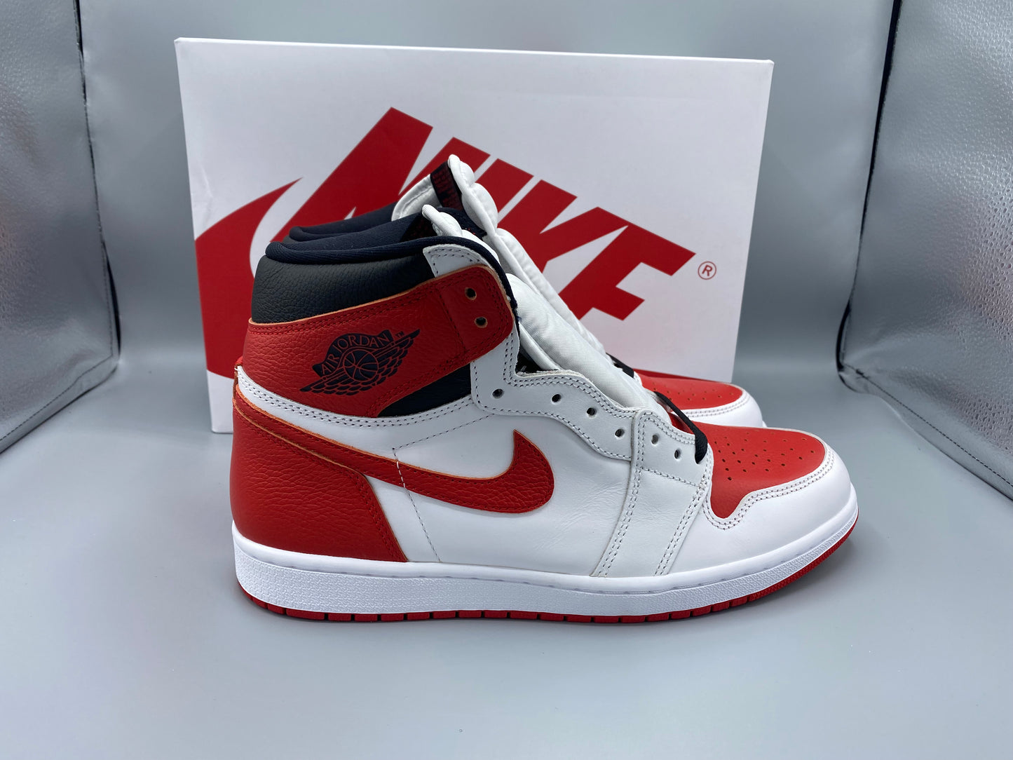 Air Jordan 1 Retro High OG "Heritage" Size M 10.5 W 12