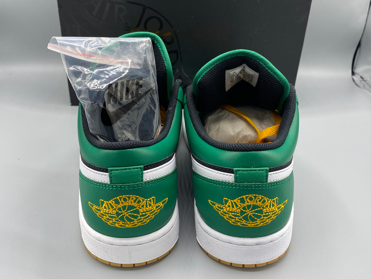 Air Jordan 1 SE   "Malachite" Size M 10.5 W 12