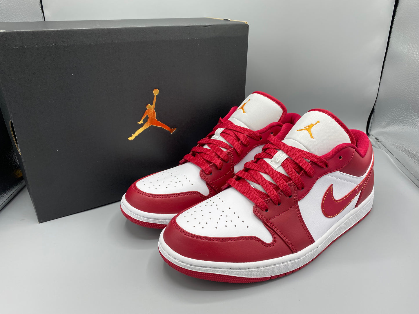 Air Jordan 1 Low "Cardinal Red' Size M 10.5 W12